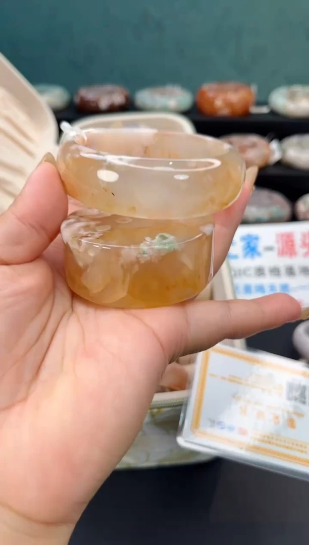 未镶嵌手镯石英质玉（56圈口）赠送镯心