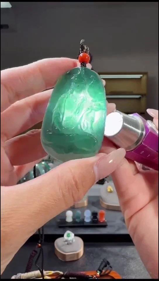 吊坠(不含链)未镶嵌翡翠观音