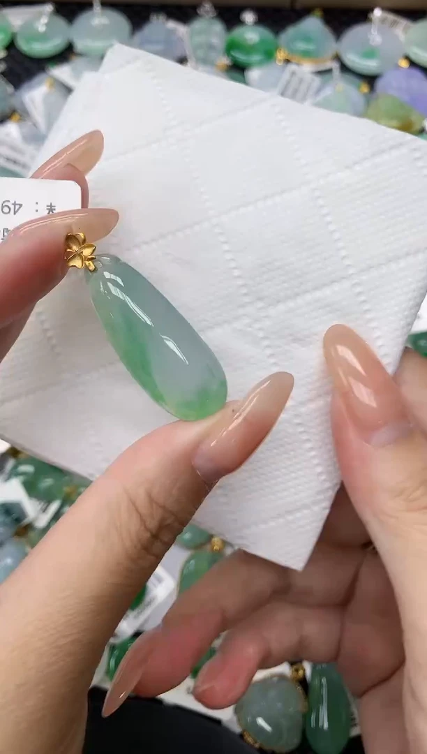 颈饰18K金镶嵌翡翠11111111111