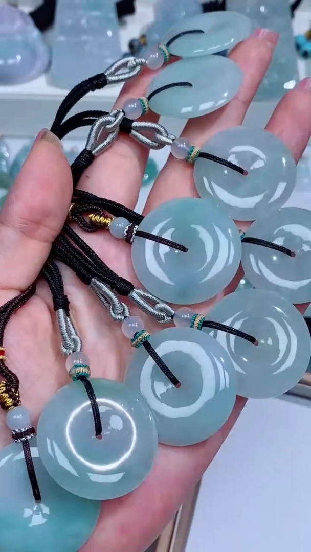 翡翠未镶嵌颈饰吊坠团购多样性发一件