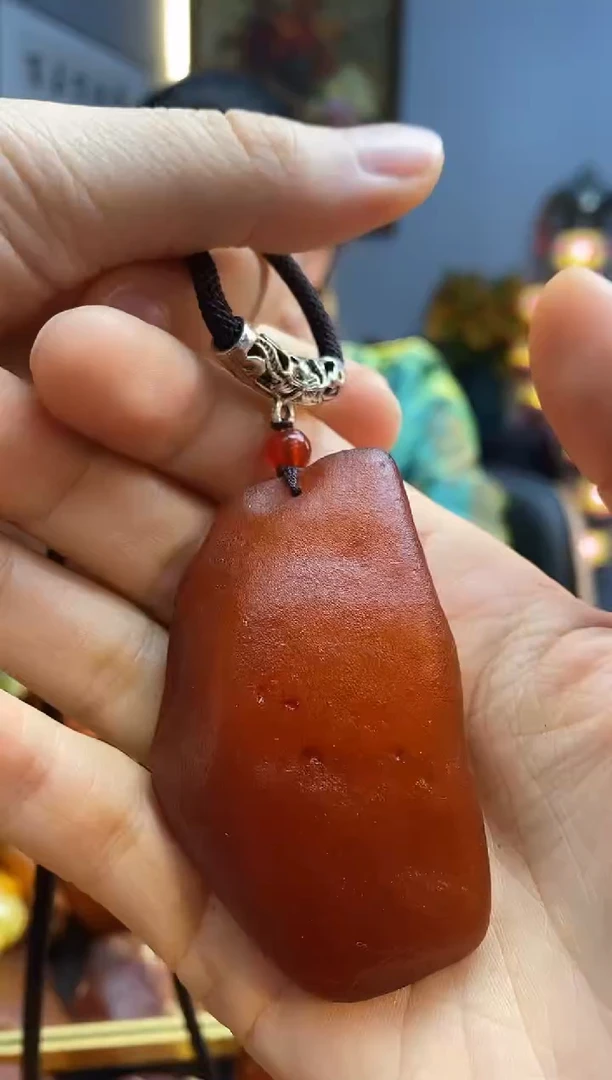 未镶嵌颈饰琥珀吊坠