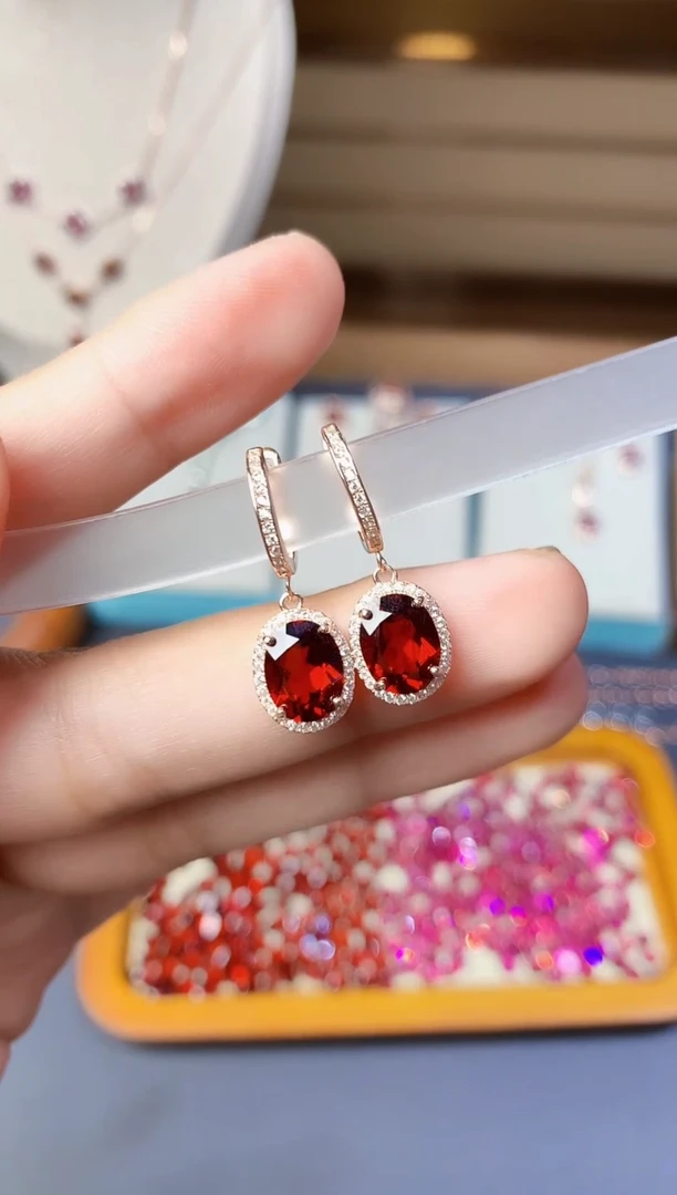 银S925镶嵌耳扣石榴石天然