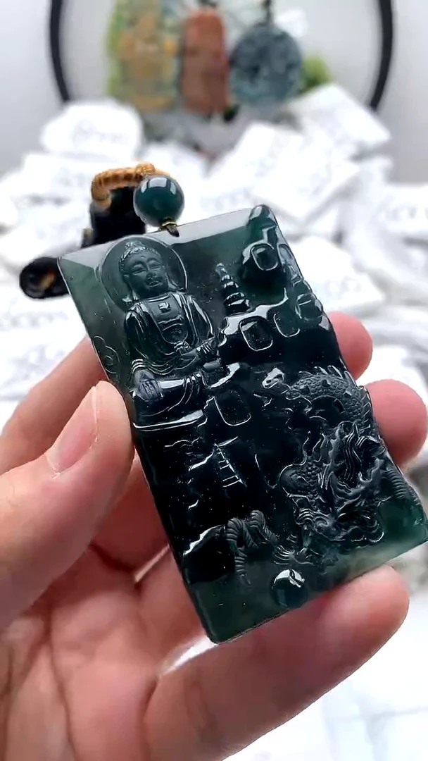 【闪购商品】翡翠颈饰未镶嵌大日如来