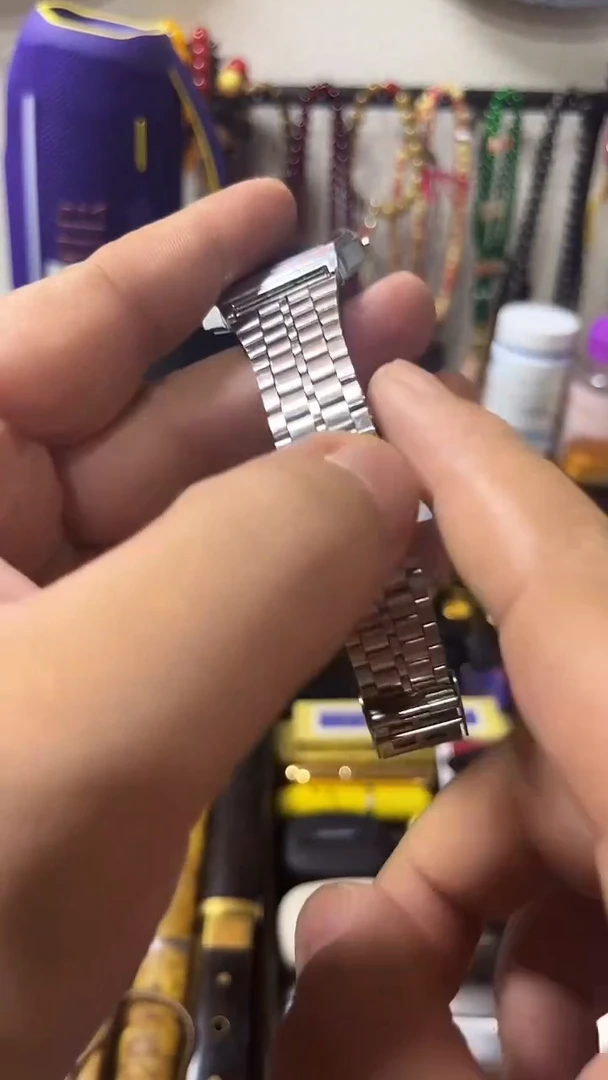 瓷片闪购商品 如图所示