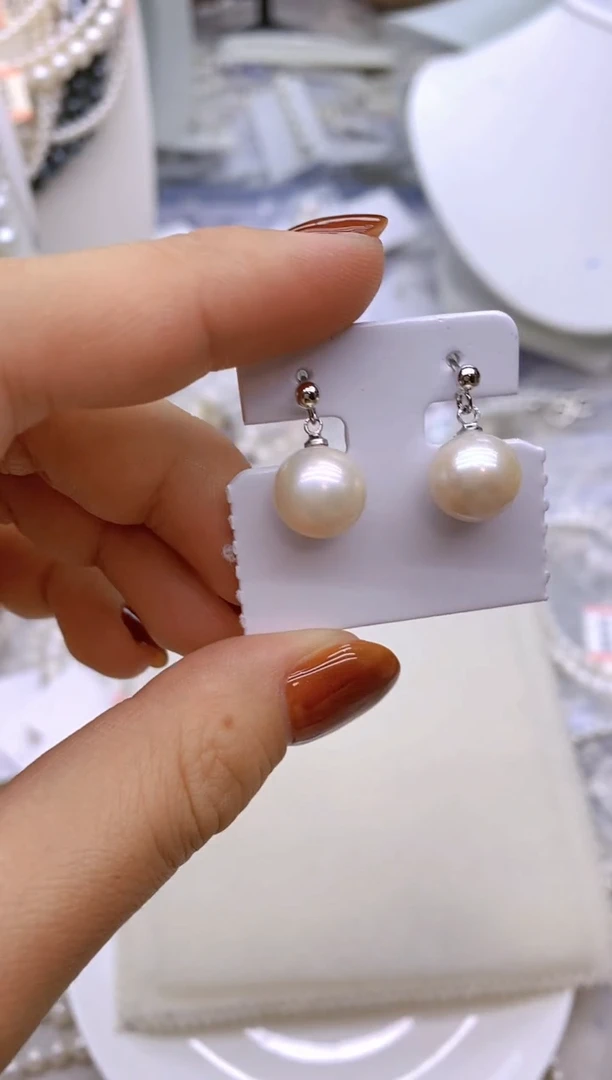 未镶嵌1淡水珍珠耳饰