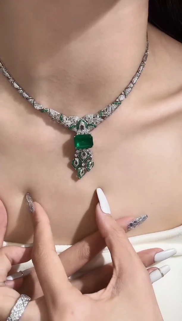 铂Pt950镶嵌手镯祖母绿8.40ct吉尔德