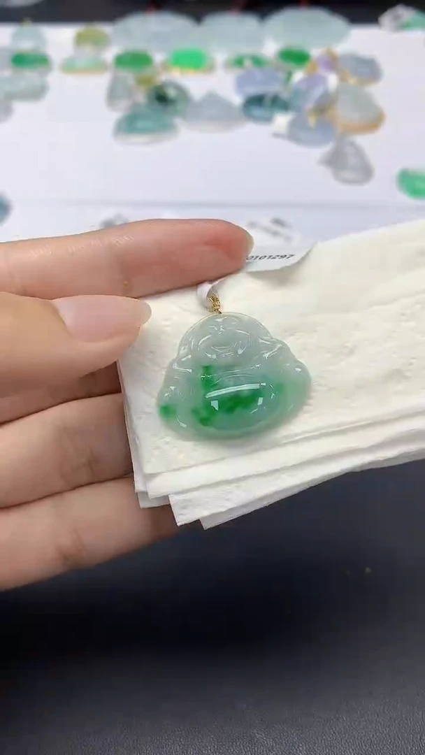 翡翠18K金镶嵌颈饰天然缅甸a货翡翠