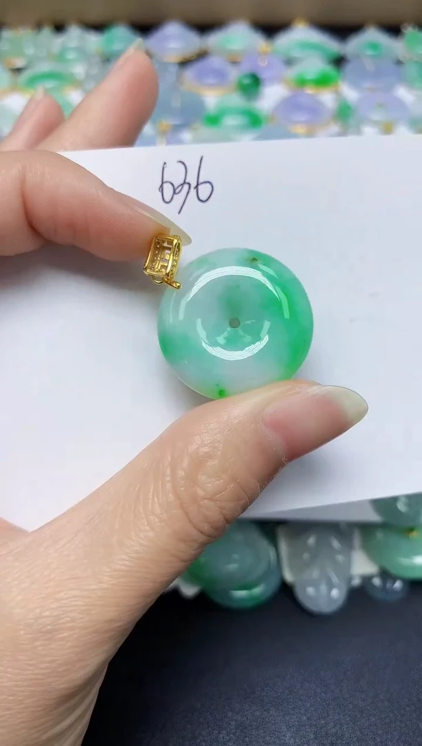 翡翠未镶嵌颈饰 天然缅甸翡翠A货