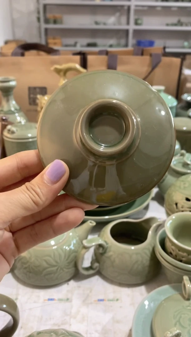 【闪购商品】瓷片黑泥素面办公杯 盖子 微瑕一个