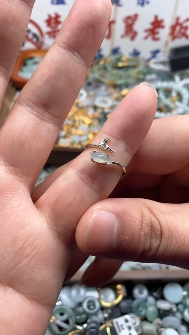 【闪购商品】翡翠颈饰未镶嵌哥哥