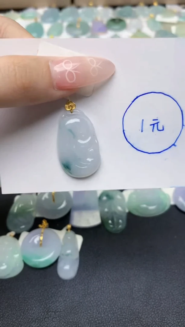 翡翠18K金镶嵌颈饰天然翡翠A货