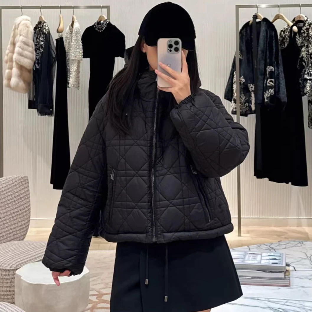 未使用 DIOR/迪奥 纯色塔夫绸绗缝藤格纹连帽短款棉服 黑色/XS/S
