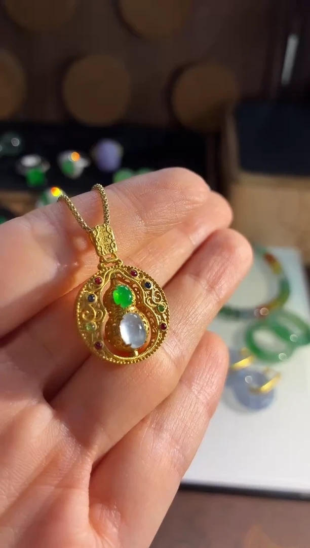 吊坠(不含链)18K金镶嵌翡翠吊坠