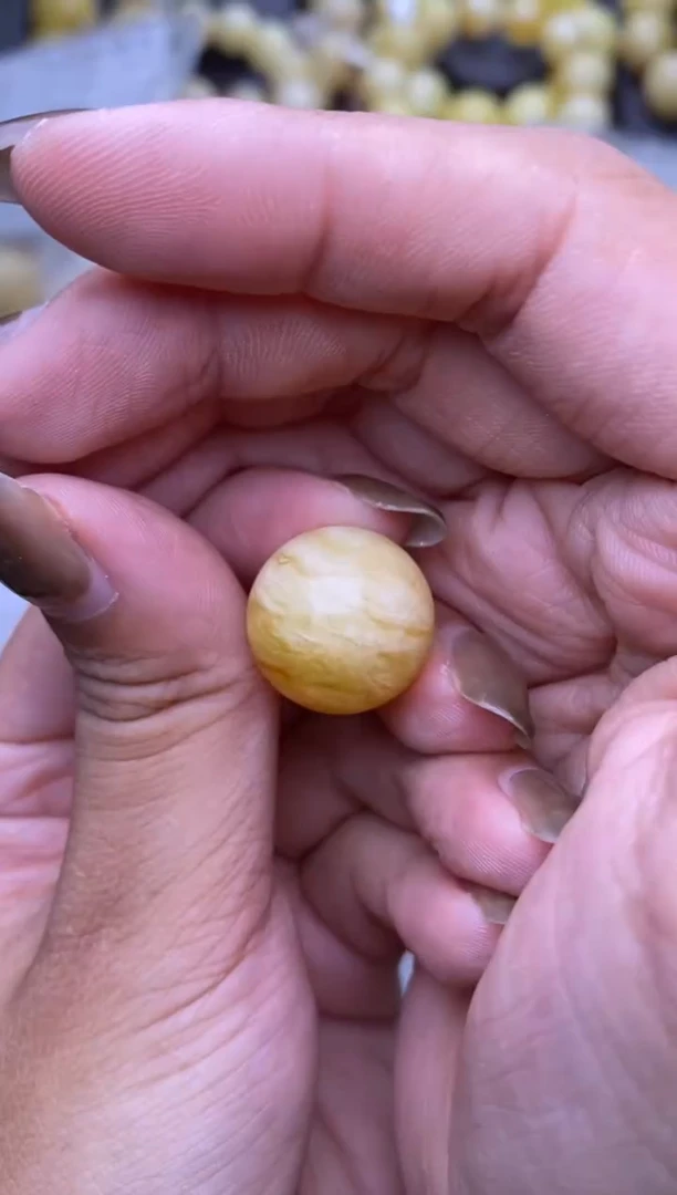 裸石琥珀未镶嵌17.8mm+大小姐珠宝27