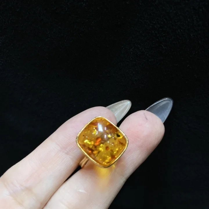 花珀戒指 花珀戒指