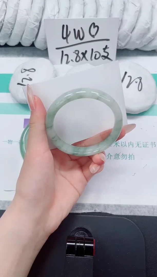 石英质玉手镯未镶嵌170-58