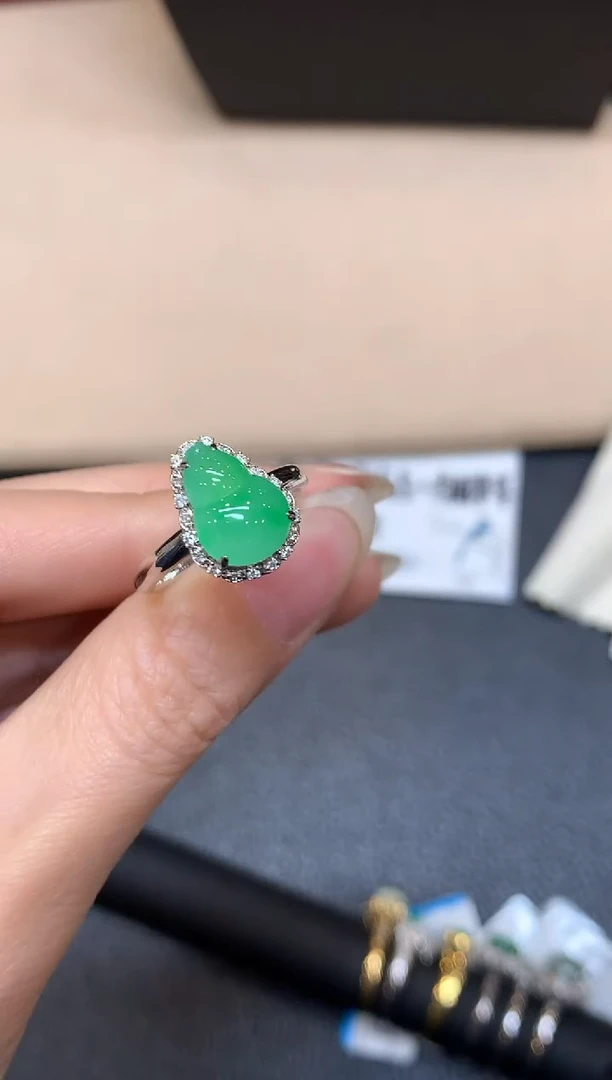 18K金镶嵌戒指翡翠【24小时鉴赏期】葫芦【无服务费