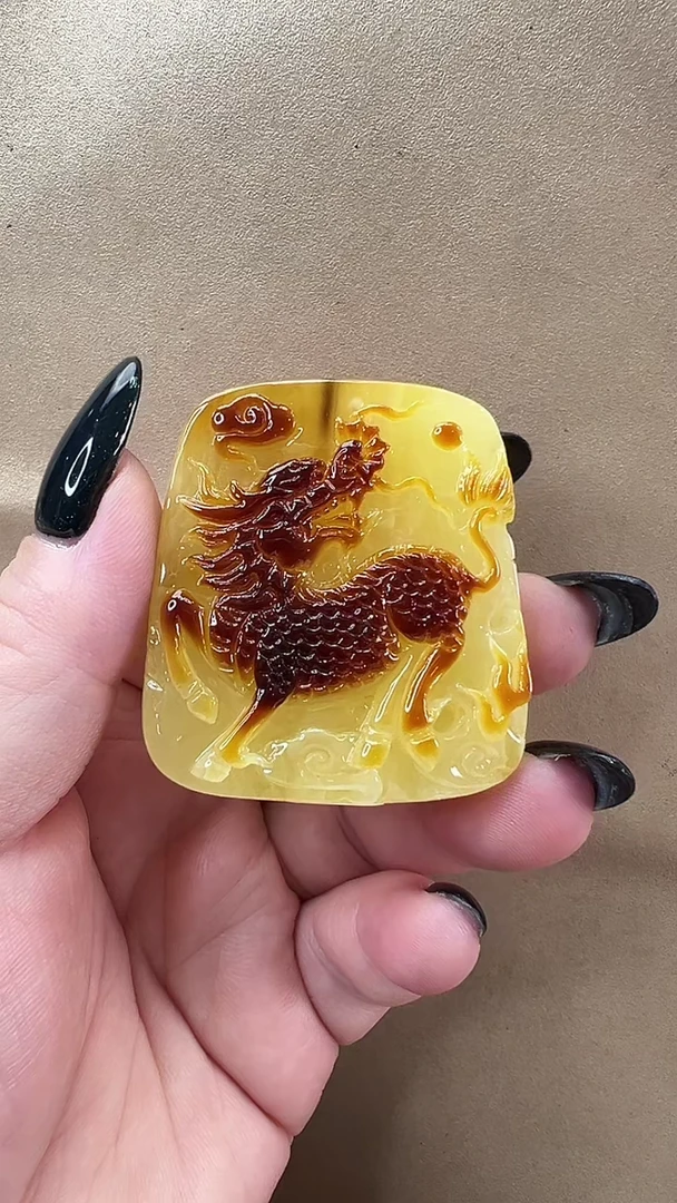 琥珀颈饰未镶嵌吊坠