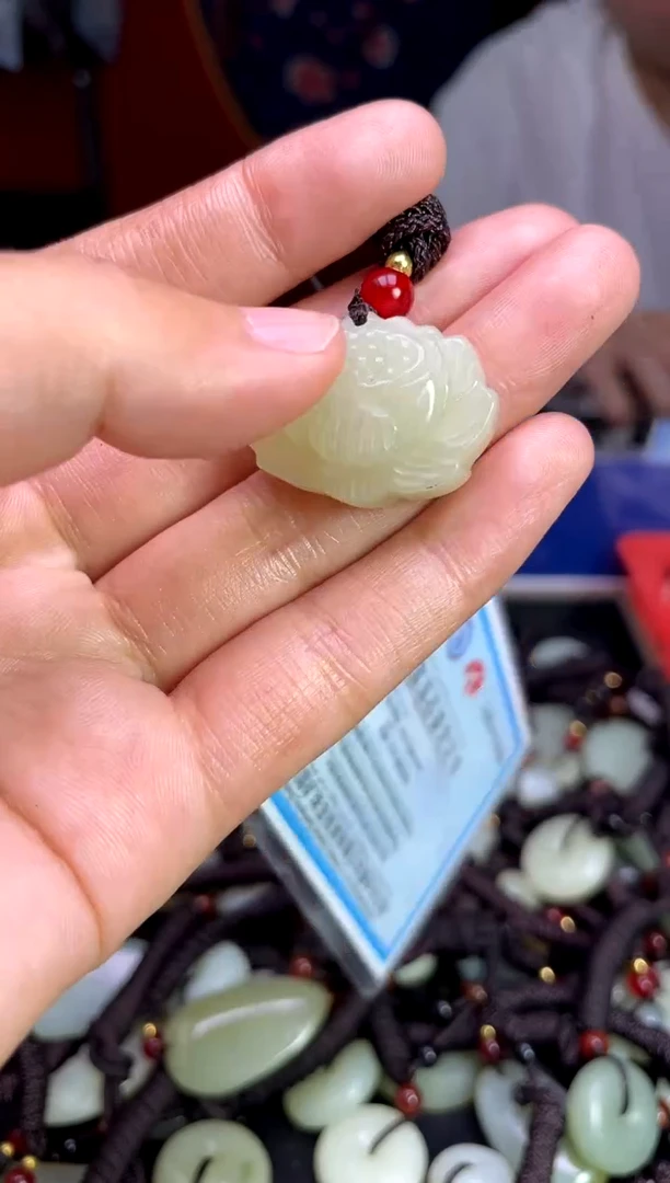 未镶嵌和田玉挂件1