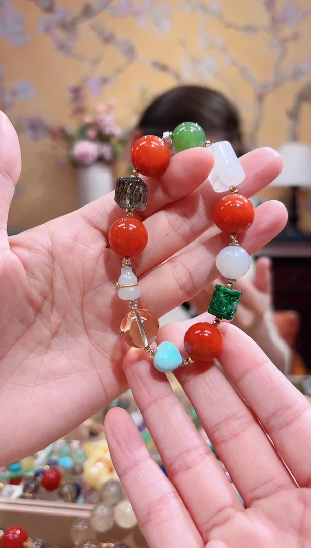 18K金镶嵌手链南红玛瑙设计款多宝手串