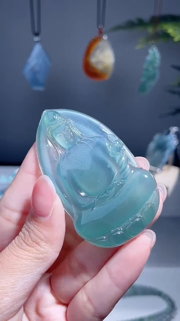颈饰未镶嵌翡翠观音