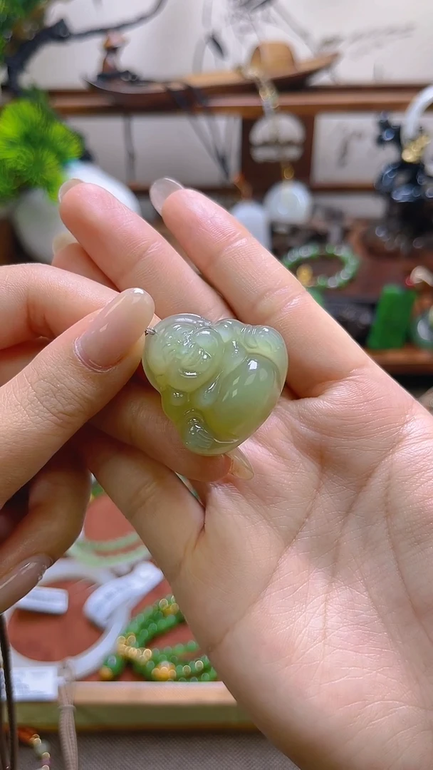 颈饰未镶嵌和田玉约30*30mm佛公吊坠