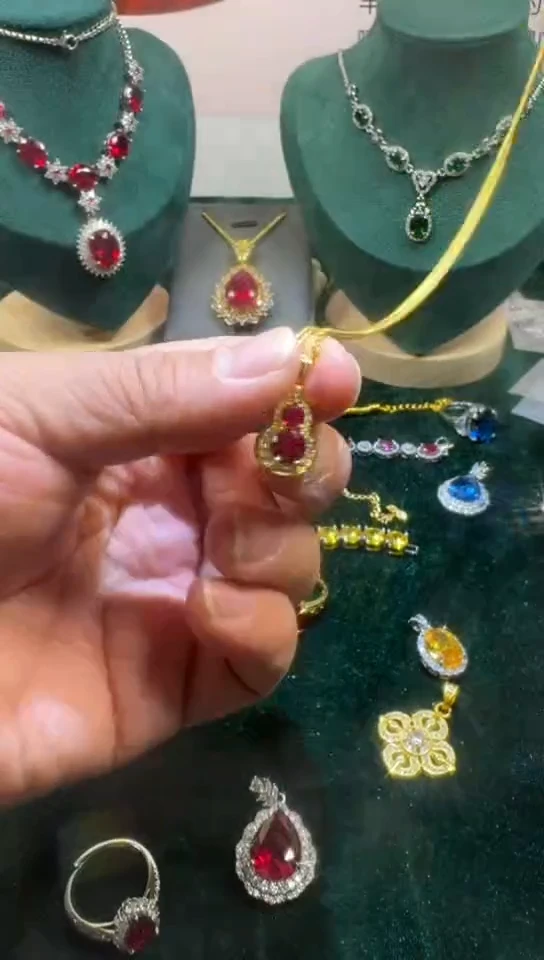 颈饰18K金镶嵌红宝石1