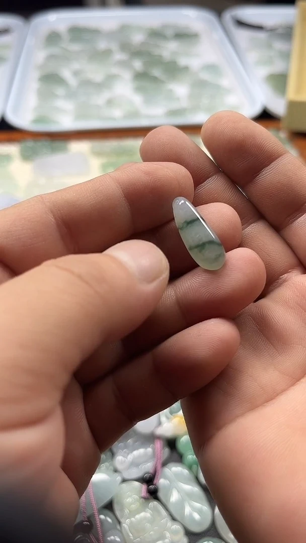 颈饰未镶嵌翡翠福瓜