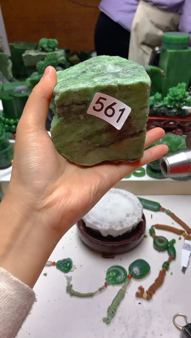 未镶嵌和田玉摆件1