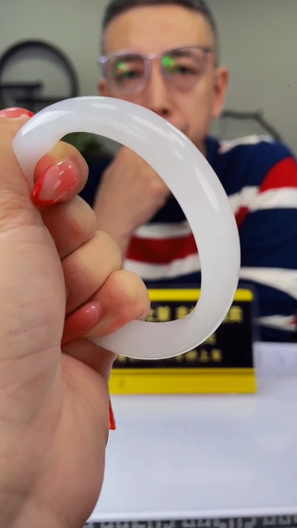 定制和田玉请***姐和田玉定制链接LZY0