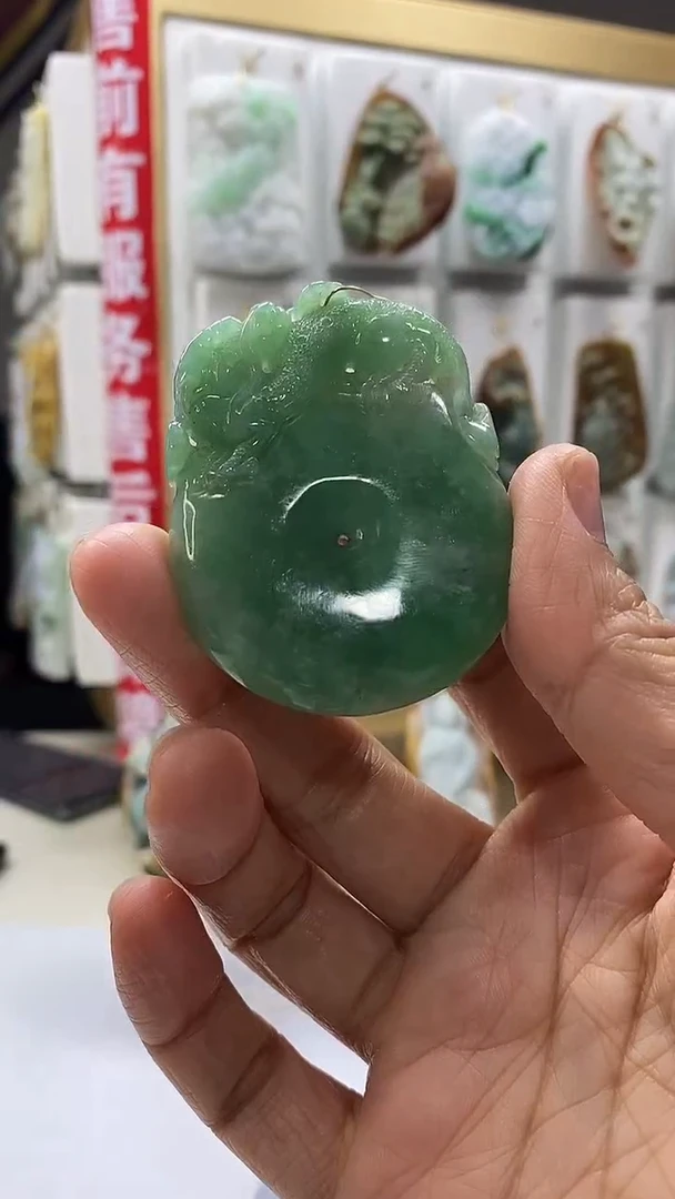 未镶嵌定制翡翠w****8翡翠A货2025/11/24