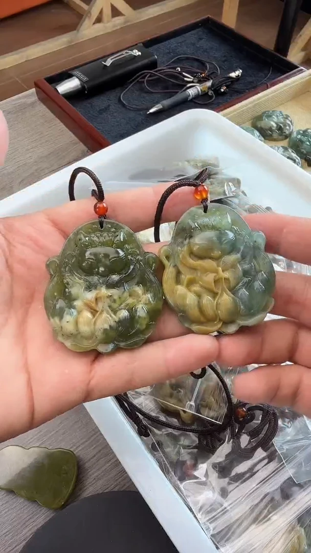 蛇纹石玉未镶嵌岫玉九尾狐