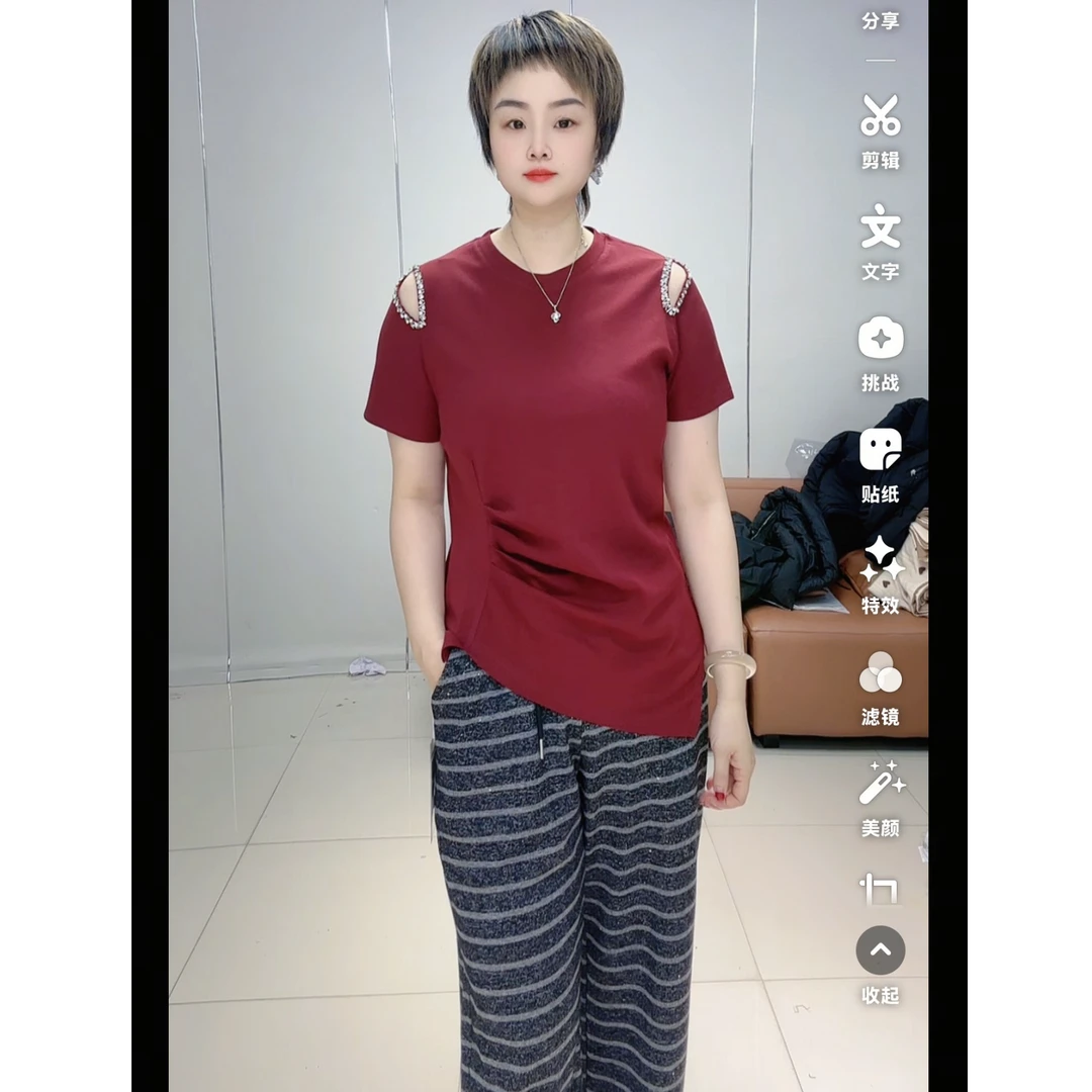 小施家气质显瘦不规则设计开肩手工缝钻垂感T恤9801