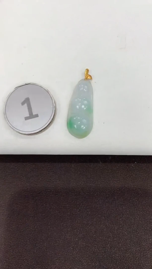 颈饰18K金镶嵌翡翠天然缅甸a货翡翠