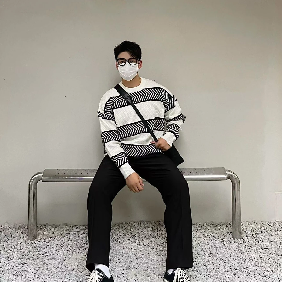 六福福【no退no换】斑马条纹圆领套头毛衣1325