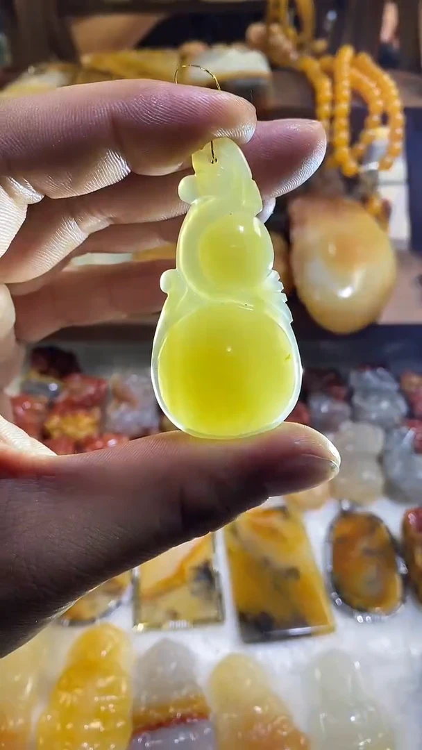 未镶嵌石英质玉（黄龙玉）吊坠(不含链)吊坠