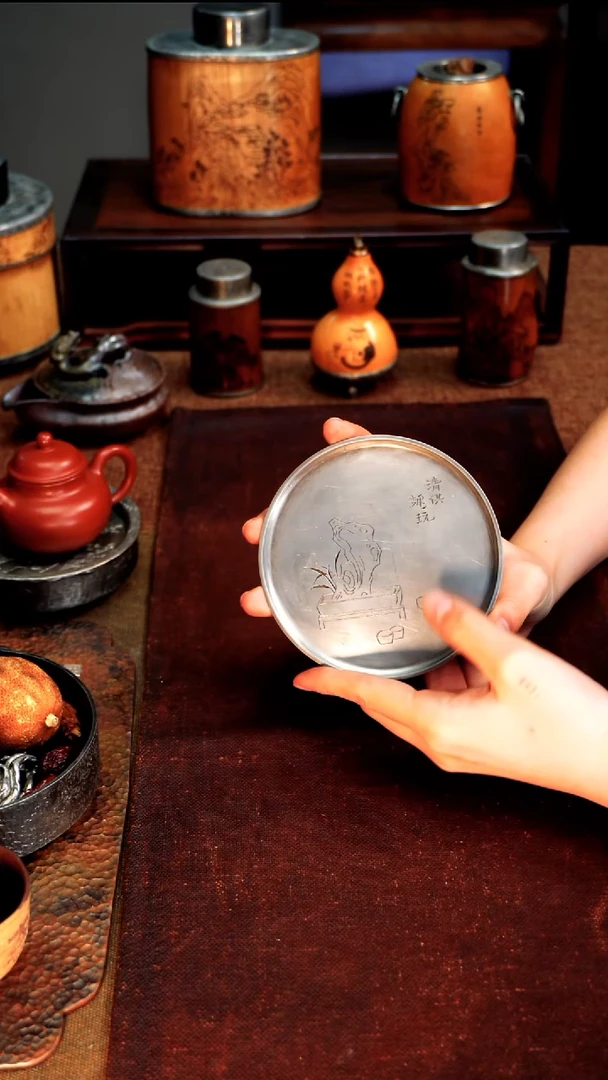 6516纯锡壶承雕刻太湖石11.5*1