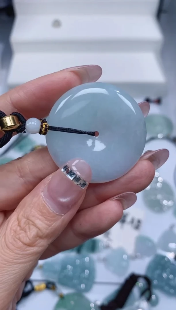 颈饰未镶嵌翡翠吊坠