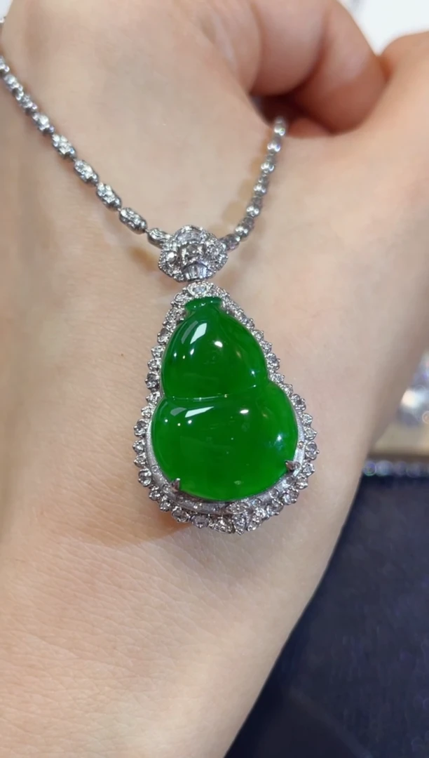 吊坠(不含链)18K金镶嵌翡翠团购30