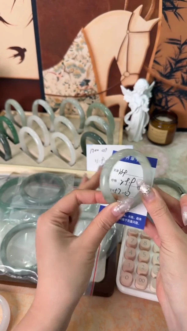 未镶嵌手镯石英质玉104/52-53