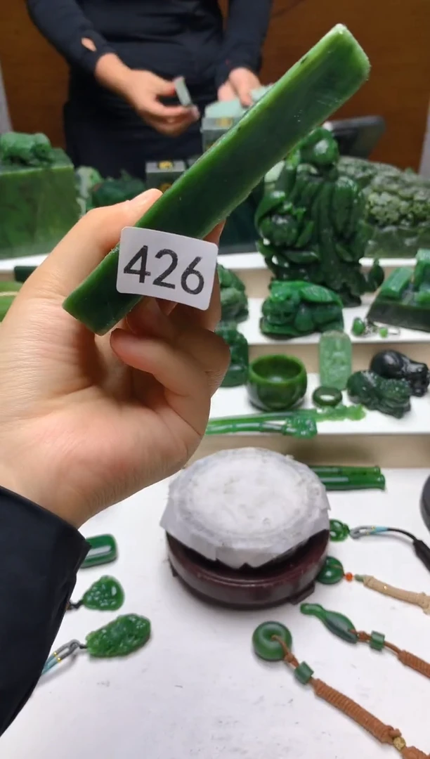 和田玉（碧玉）未镶嵌珠宝半成品1
