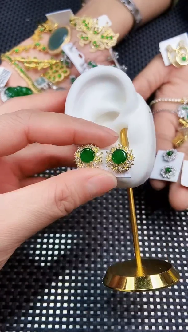 【闪购商品】翡翠耳饰未镶嵌111111111