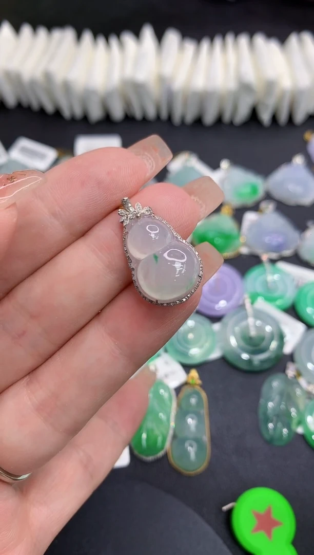 吊坠(不含链)18K金镶嵌翡翠11111111111111