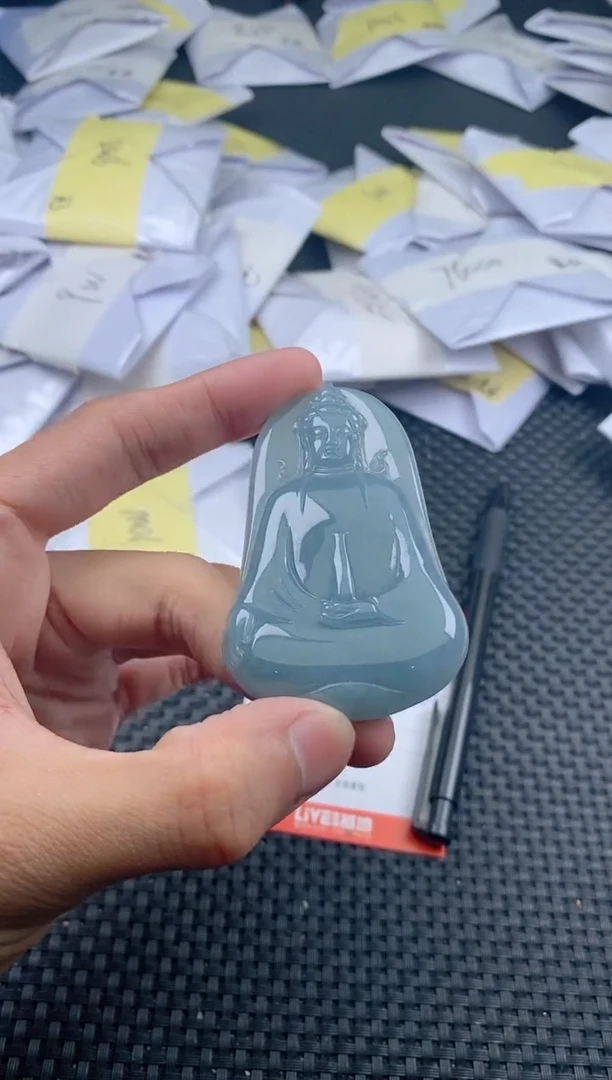 翡翠未镶嵌颈饰