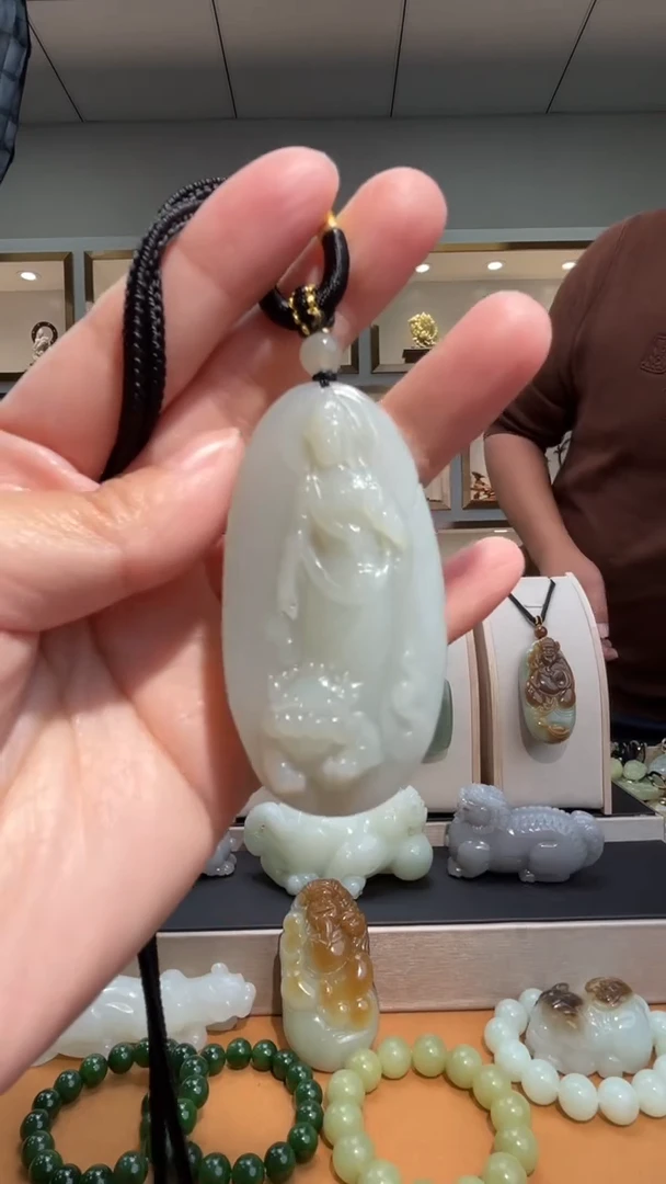 颈饰未镶嵌和田玉苏