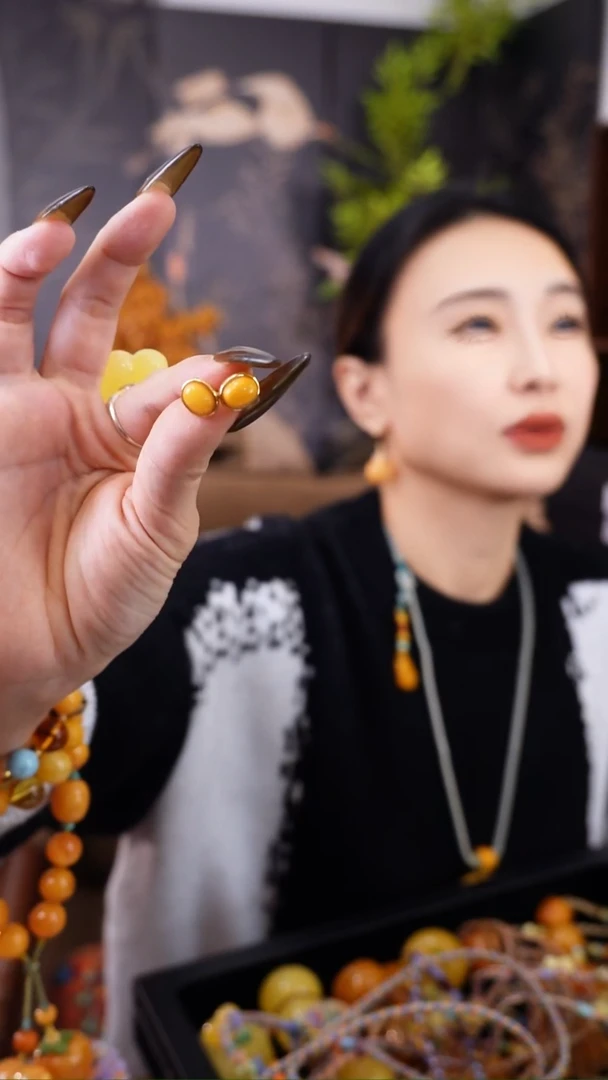 琥珀未镶嵌耳饰耳饰