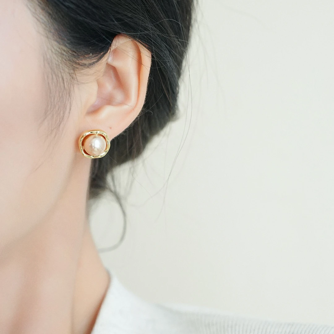 铜合金耳饰 风简约香槟金色耳钉女2025新款爆款轻奢精致个性耳环