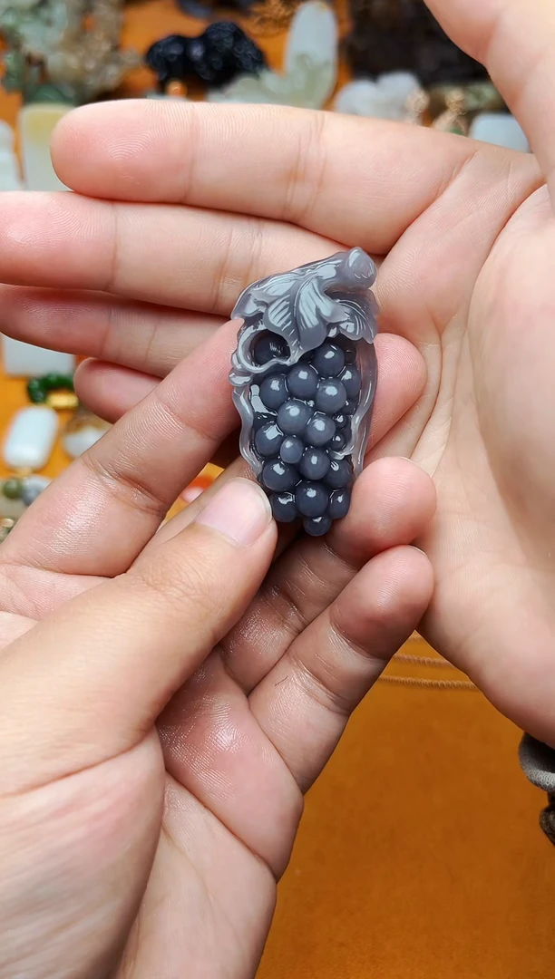 【闪购商品】和田玉颈饰未镶嵌葡萄