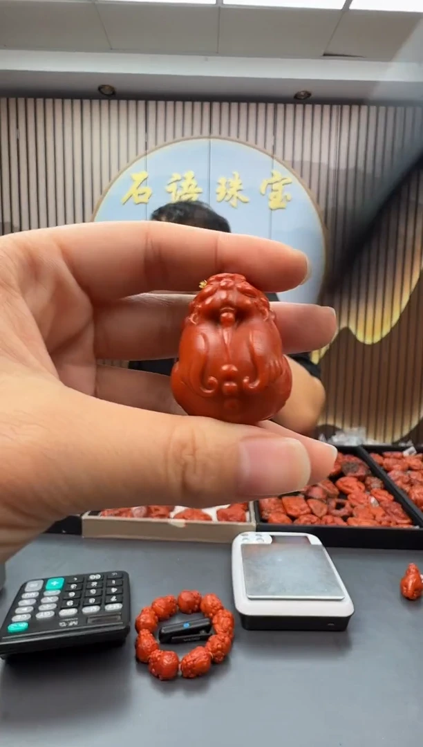 未镶嵌雕刻南红玛瑙050ZB0911产品一个