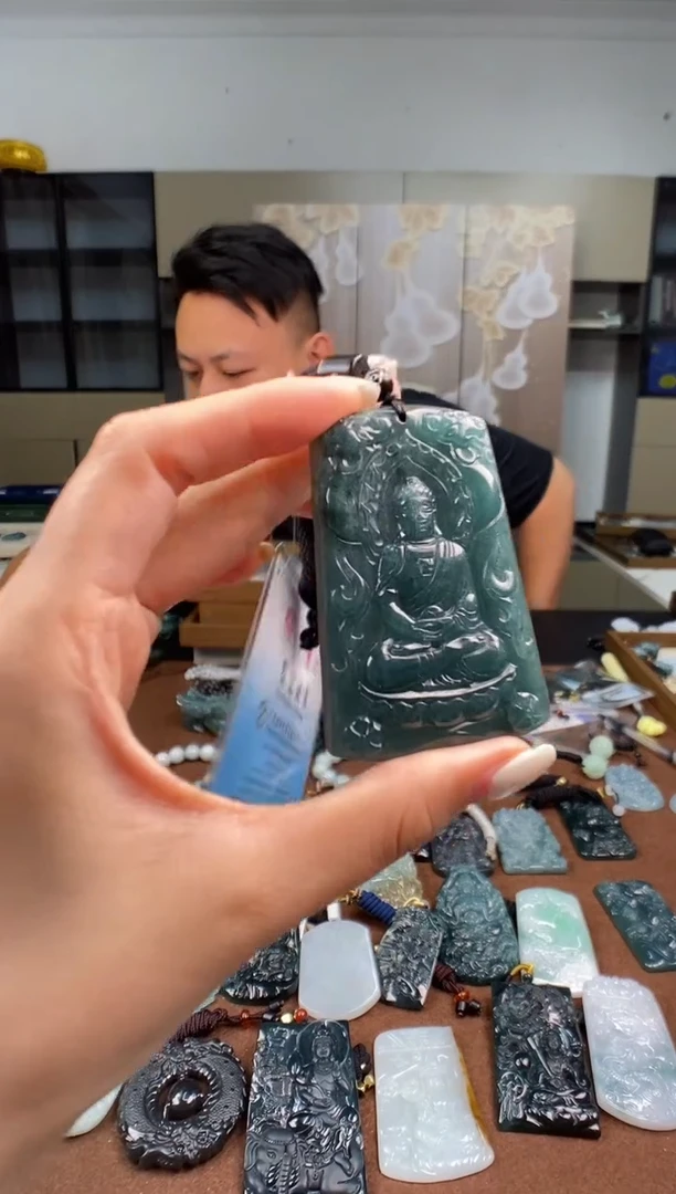 颈饰未镶嵌翡翠多样性发其一